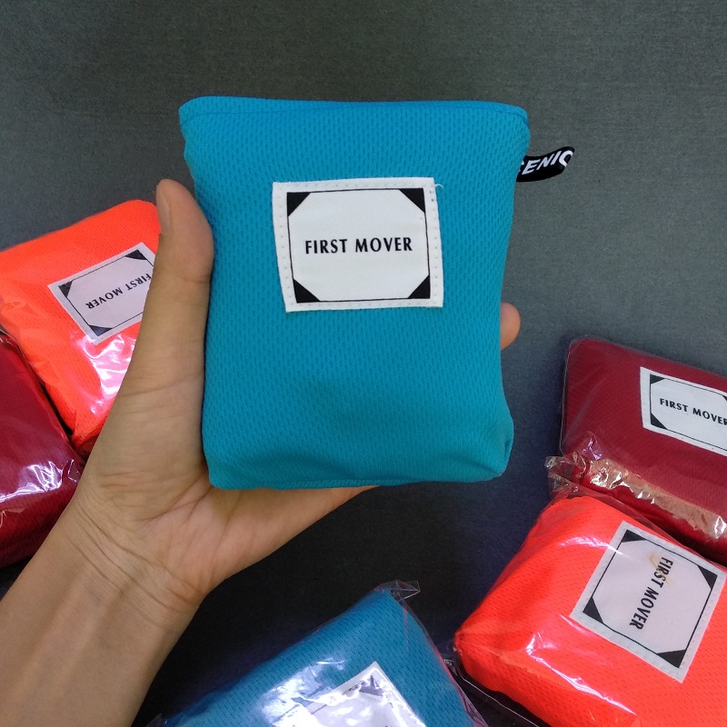 Outdoor Picnic Mat Picnic Mat Pocket Picnic Cloth Cushion Easy Waterproof Ultra Light Folding Lawn Folds Beach Mat Beach Mat