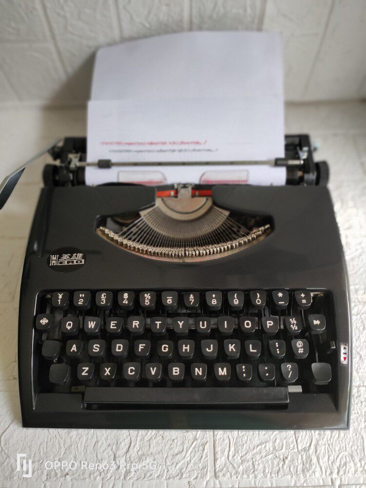 Old-school full English mechanical typewriter hero card All English mechanical typewriter-Taobao