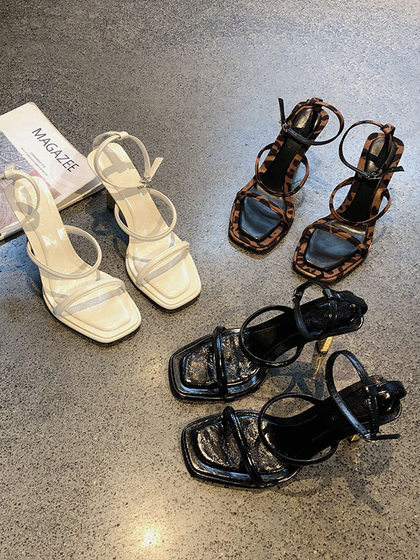 简约方头露趾一字扣带气质名媛高跟鞋女夏季外穿时尚豹纹细跟凉鞋