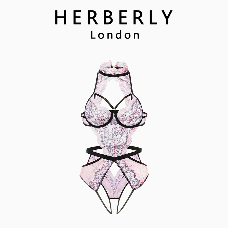 British Herberly Sweet Wild Date Lace Sexy Large Hollow-Out Lace-Up Black and Pink Contrast Bra Set