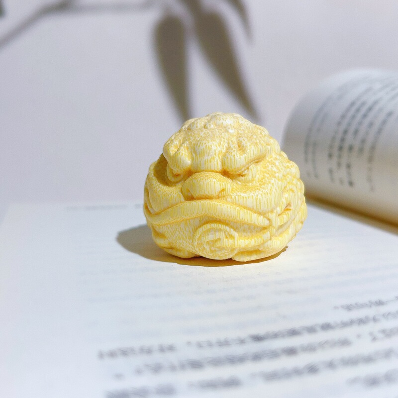 Solid Bamboo Carving, a Playful and Wealthy Golden Toad Ornament, Cute Golden Silk Bamboo Hand-Carved Piece, Bamboo Root Carving