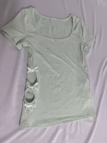 Сексуальная короткая приталенная футболка с коротким рукавом с бантиком