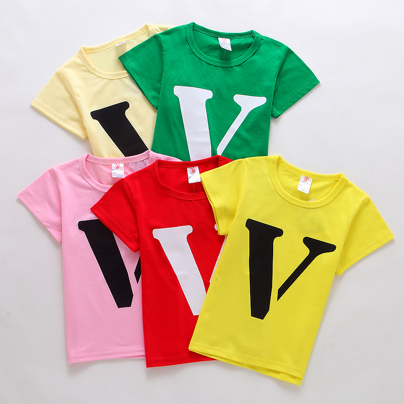 Quần áo trẻ em nhà máy bán buôn trực tiếp mùa hè mới ngắn tay T-Shirt hàng loạt pha trộn gian hàng thị trường cung cấp giải phóng mặt bằng đặc biệt đồ bộ bé trai