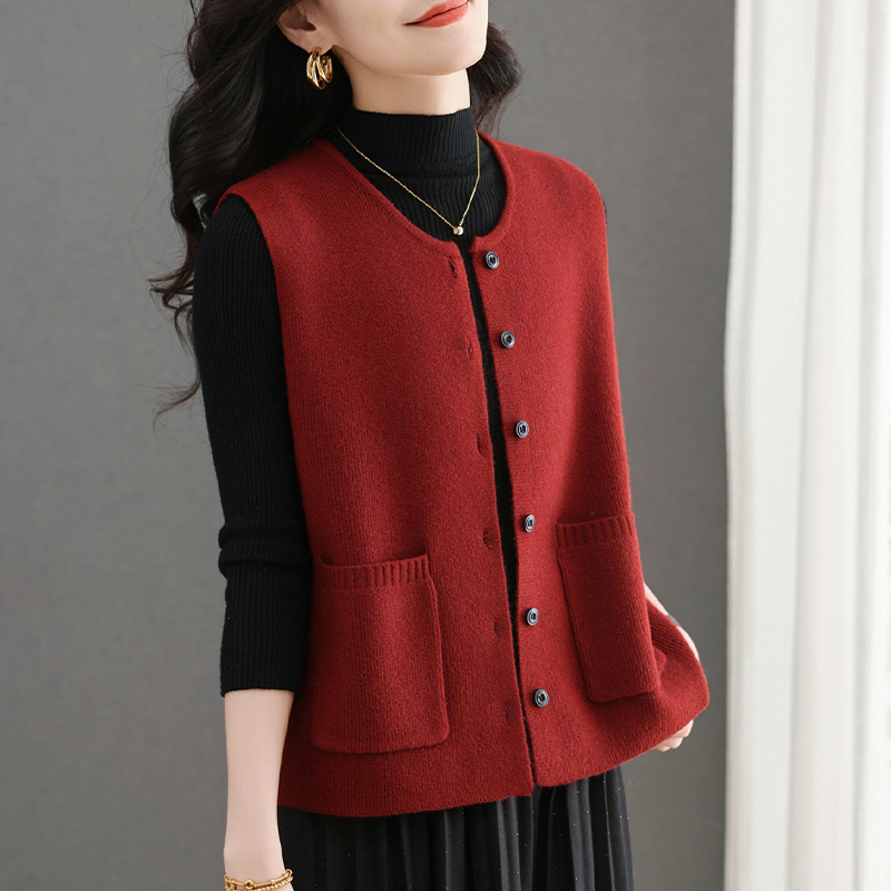 Plus-Size Women's Spring and Autumn 2026 New Large-Size Sweater Vest, Woolen Cardigan, Sleeveless Vest, Slimming Knit Cardigan for Women