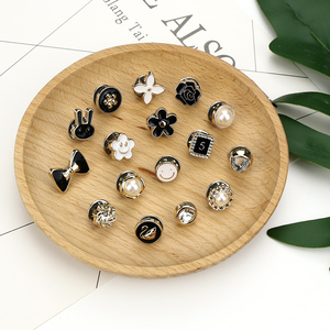 【送收纳盒】免缝扣子防走光10颗