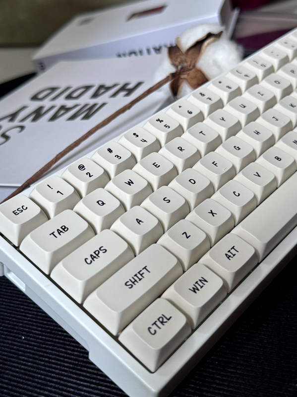 Minimalist Off-White Keycap Xda Height Adapter Mechanical Keyboard Satellite Axis Universal Pbt Sublimation Minimalist Off-White Keycap Xda Height Adapter Mechanical Keyboard Satellite Axis Universal Pbt Sublimation