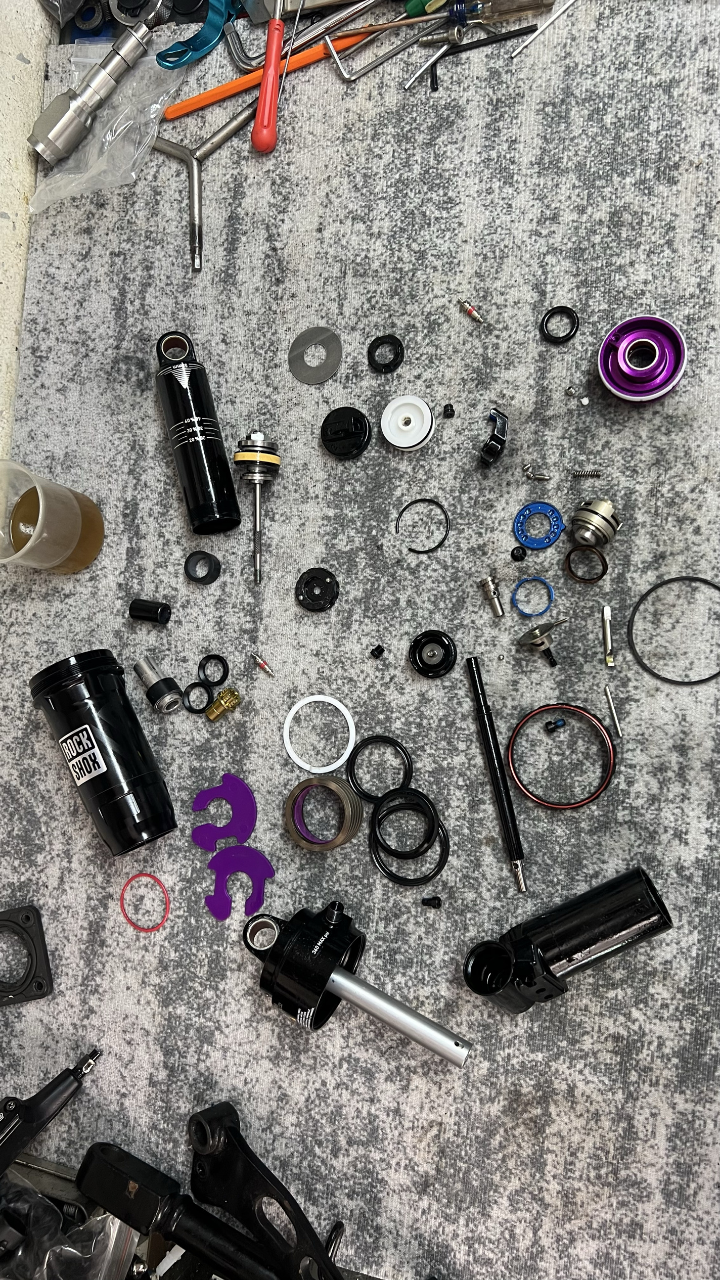 ROCKSHOX速联Super Deluxe+后减震大保健：串气阻尼失效自救指南！