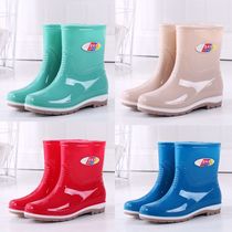 Non-slip rain boots womens winter cotton cover plus velvet warm water boots medium tube short tube fashion rain boots womens rubber shoes water shoes