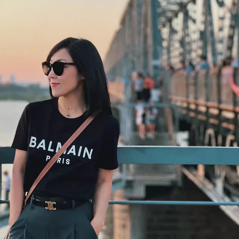 Vces Balmain 2025 Summer New Short-Sleeved Bronzing Letters Cotton Loose Pullover T-Shirt for Men and Women Couples Vces Balmain 2025 Summer New Short-Sleeved Bronzing Letters Cotton Loose Pullover T-Shirt for Men and Women Couples