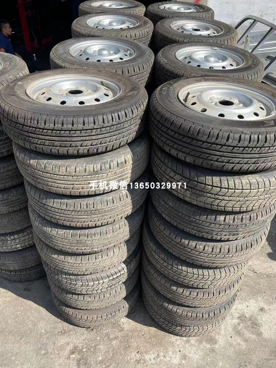Подержанное оригинальное колесо обод из стали Wuling Rongguang 14-дюймовое 5 отверстий железное кольцо ступицы колес мм 175/70R14 шина