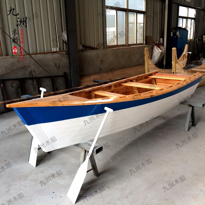 Wooden boat European-style wooden boat hand paddle boat sightseeing boat wedding boat Wedding Photography Boat Landscape Wooden Boat Handicrafts