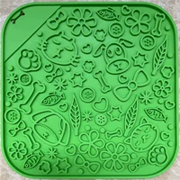 Зеленое животное лес