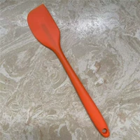 Оранжевый скребок