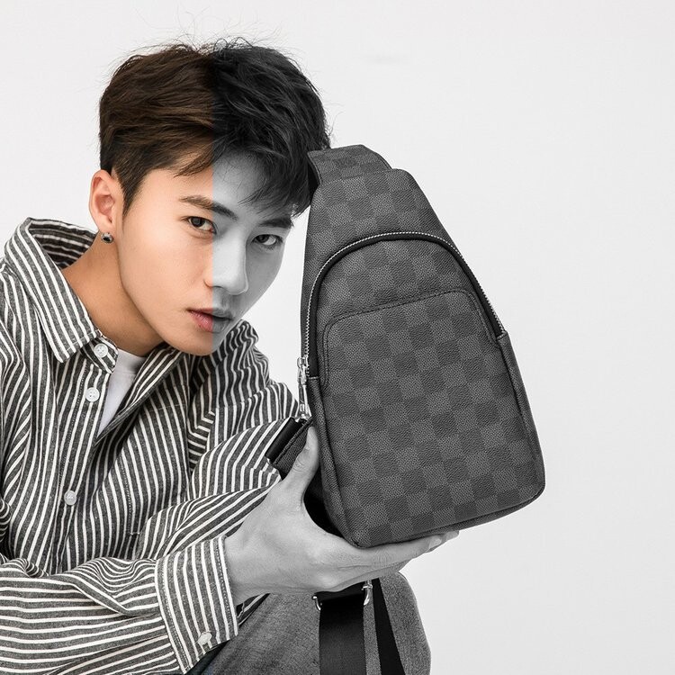 Trendy brand plaid new high-value boy chest bag youth street fashion retro wild casual messenger chest bag