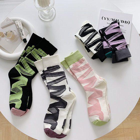 Abstract curve French mid-tube socks autumn and winter purple line ribbon ins trend net red personality retro cotton socks