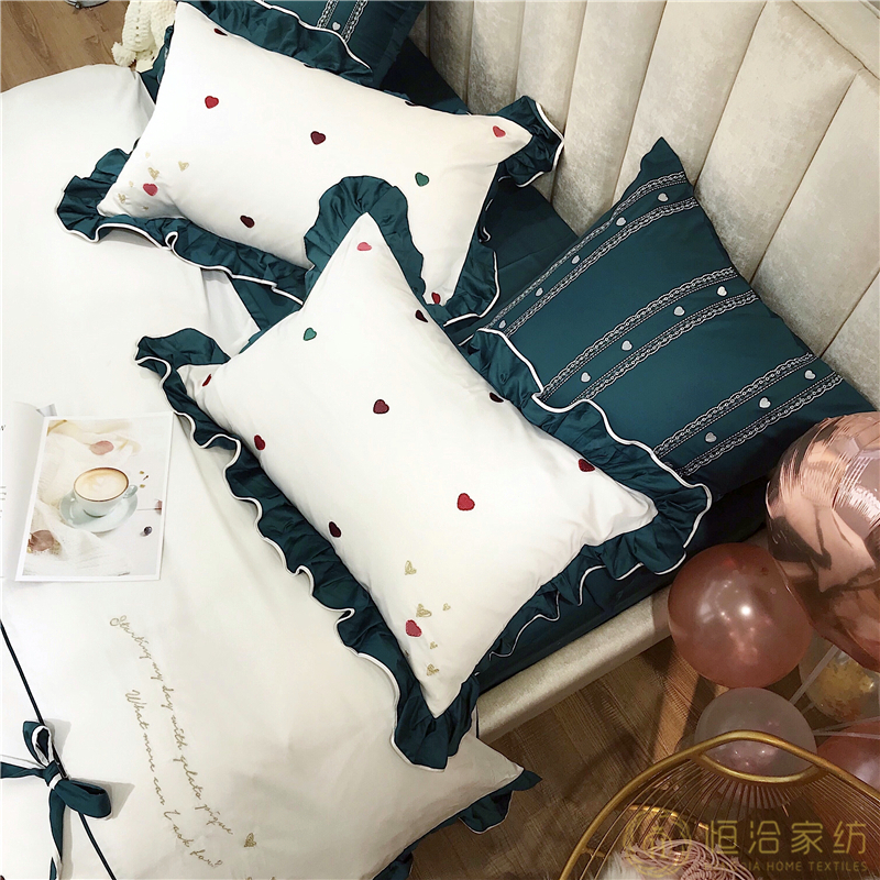 nơ Hàn Quốc 60 dài chủ yếu giường bông tình yêu thêu hit màu flounced gia đình bốn 1.8m - Bộ đồ giường bốn mảnh bộ ga trải giường everon