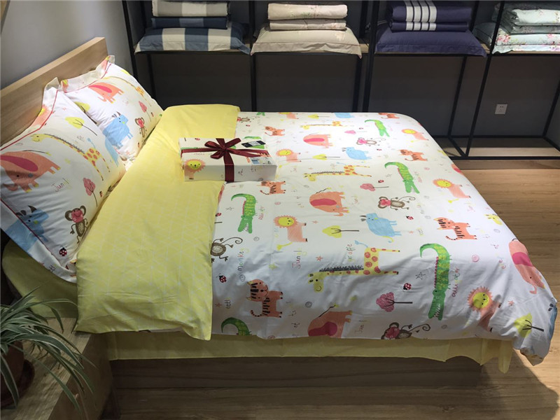 Cotton trẻ em giường bốn mảnh cotton boy boy phim hoạt hình khăn trải giường quilt cover 1.2 m1.5 mét