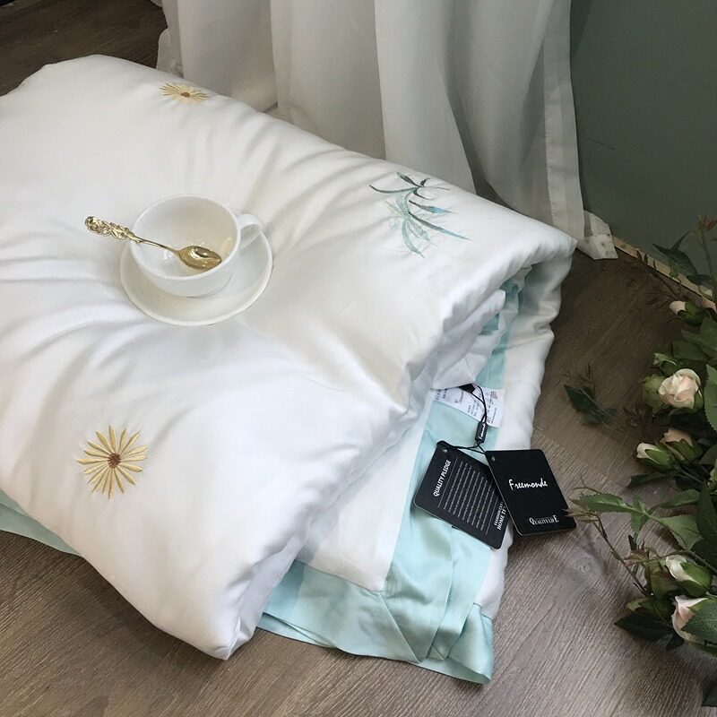 Summer pastoral 80 double-sided Tencel embroidery washable summer air conditioning summer cool quilt four-piece core double thin quilt