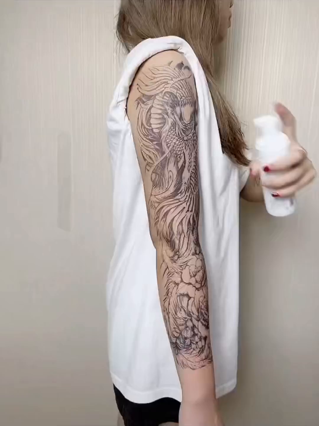 我真的很喜欢这种纹身（花臂），而且我几乎总是看到女生有这种纹身。这种纹身男生纹会好看吗？ : r/TattooDesigns, image size:1080x1440