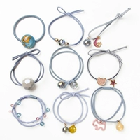 Набор из 9 предметов голубого цвета, диаметр около 4,5 см.