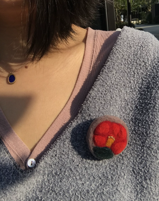 KUN. Red Camellia Brooch Wool Velvet Sản phẩm thủ công Phiên bản thứ hai - Trâm cài