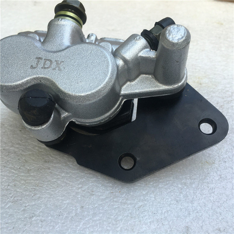 Applicable to locomotive 150 Falcon R9 rear disc brake rear pump lower pump size handsome T3 rear hydraulic brake pump