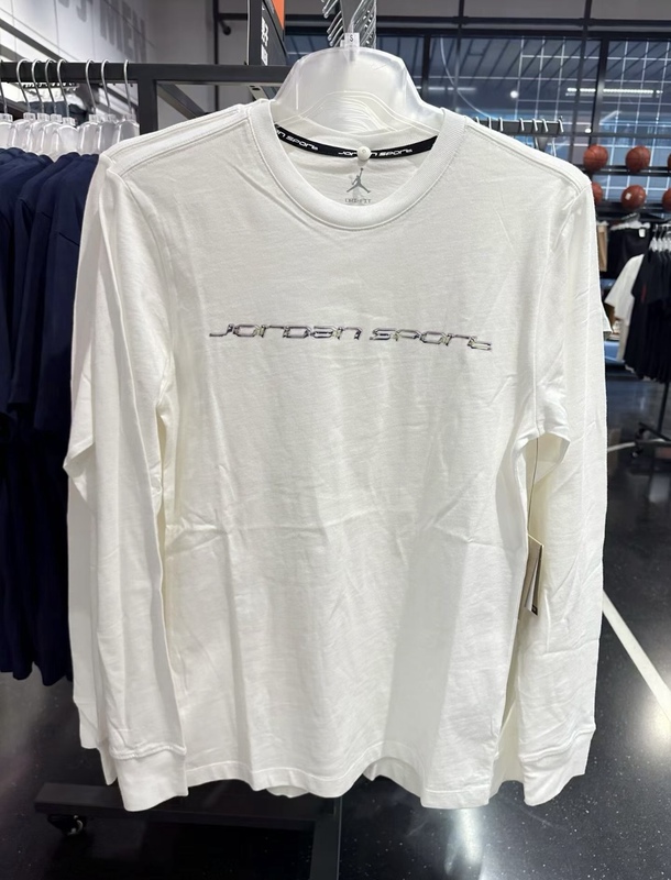 Wenwen Genuine Nike Aj New Model Unisex Crew Neck Sports Long-Sleeve Casual T-Shirt Hj2345-100 Wenwen Genuine Nike Aj New Model Unisex Crew Neck Sports Long-Sleeve Casual T-Shirt Hj2345-100
