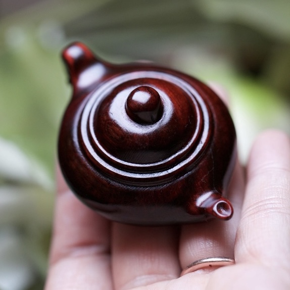 Retro big leaf red sandalwood mahogany carved pumpkin handle pot Wen play hand car key pendant