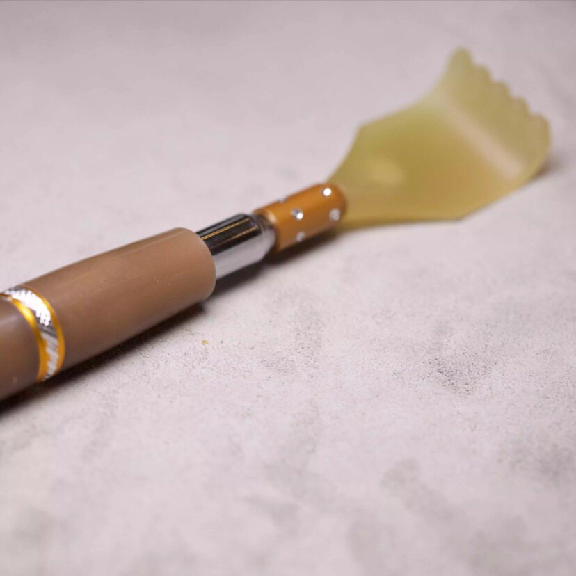 Boutique stainless steel retractable itchy scratching rake without asking for help