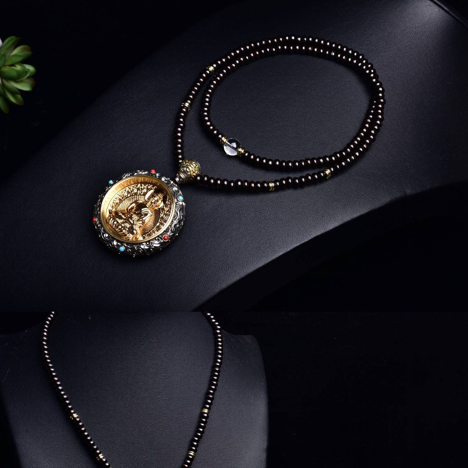 Fingertip twist Tibetan silver yellow God of Wealth zodiac eight guardian gods round brand retro boutique neck chain pendant jewelry