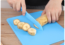 (Do not cut the hand)Childrens plastic knife fruit knife Kindergarten safety cutting kitchen knife Cutting fruit kitchen early education knife