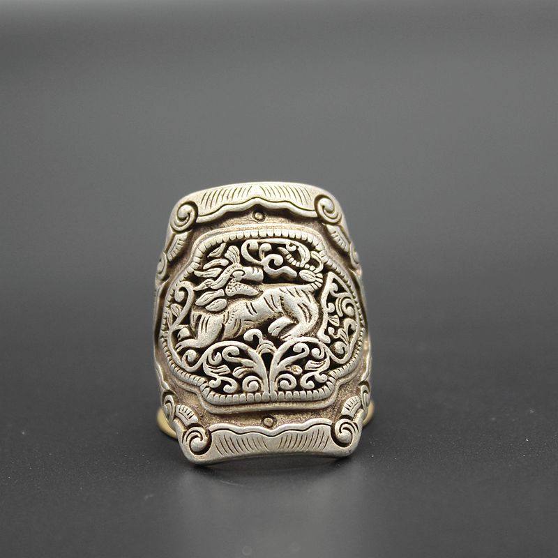 Ancient Play Miscellaneous Collection Antique Antique Silver Ring Kirin Ring Craft Gift Hem Accessories Bronze Ring