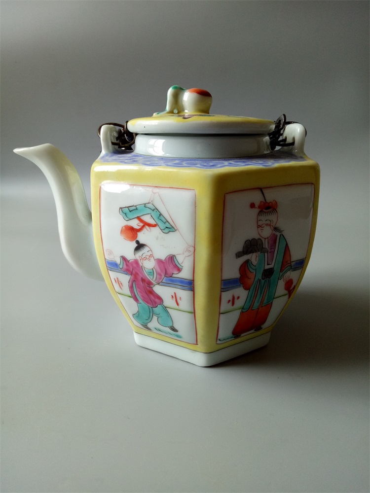 Jingdezhen Ceramic ware imitation Guangxu Year Column Pink Character Teapot Antique Porcelain Ancient Play Old Goods Boutique Pendulum 