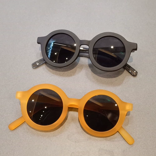 Детские ретро универсальные солнцезащитные очки на солнечной энергии подходит для мужчин и женщин, защита от ультрафиолета