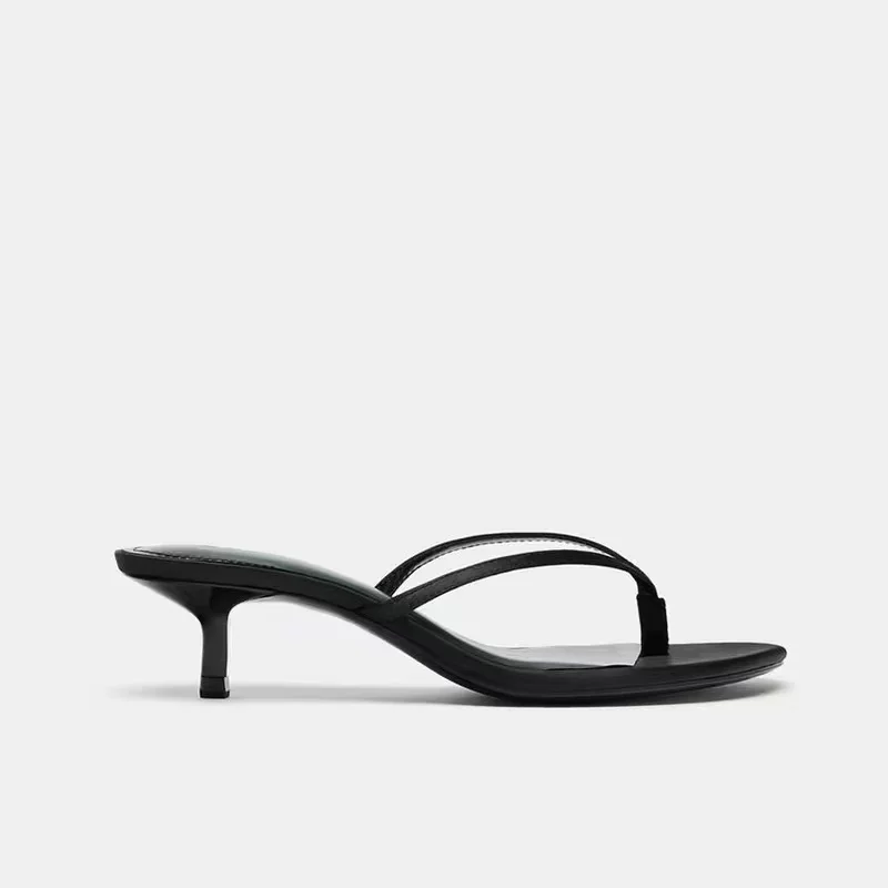 Zara, summer flip flops, slippers, sandals, simple and elegant design