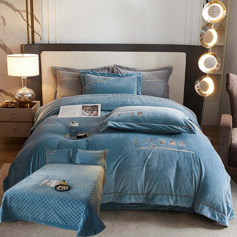 High-end cream bed cover four pieces of winter thickening double-sided velvet clamp sheets for cotton