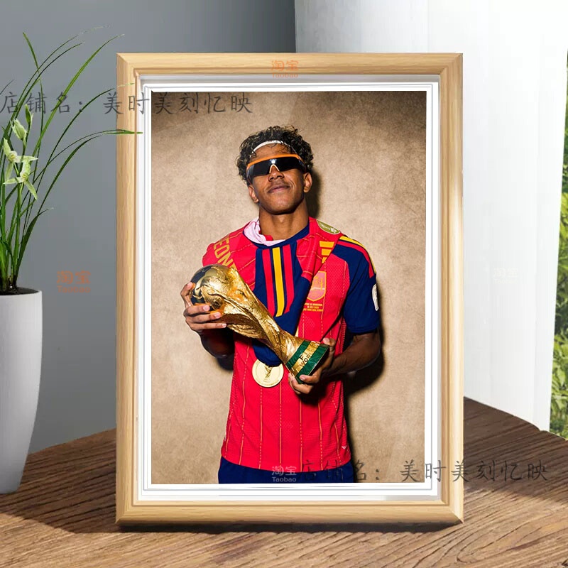 Lamine Yamal Souvenir Photo Frame Football Enthusiast Commemorative Ornament Bedroom Wall Hanging Picture Frame