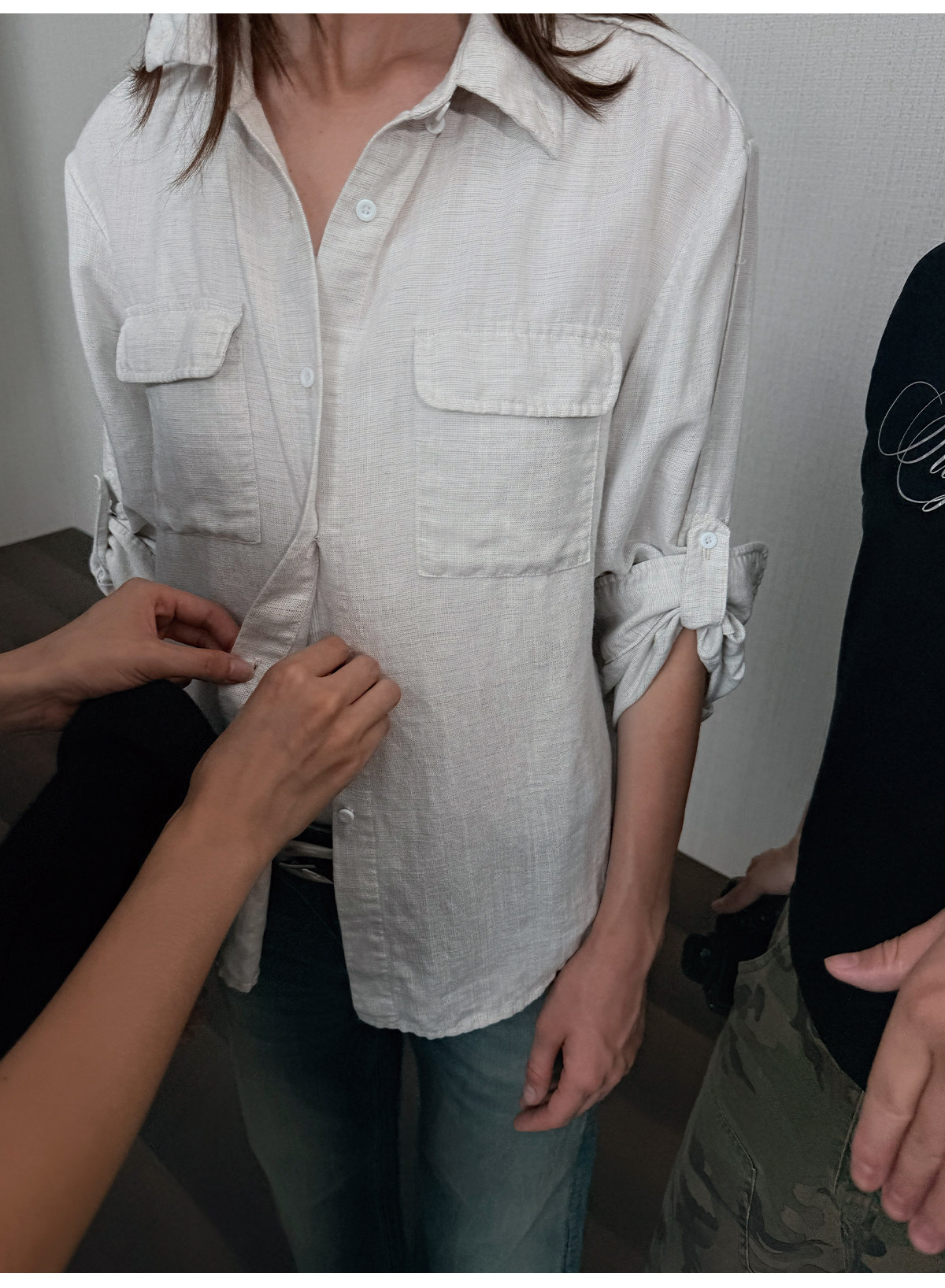 JCAESAR WOMEN Washed Linen Rolled-Cuff Long-Sleeve Shirt