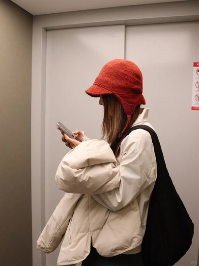 South Korea's Bailu same style thickened ear protection Lei Feng hat women's autumn and winter new windproof versatile riding outdoor flying hat trend