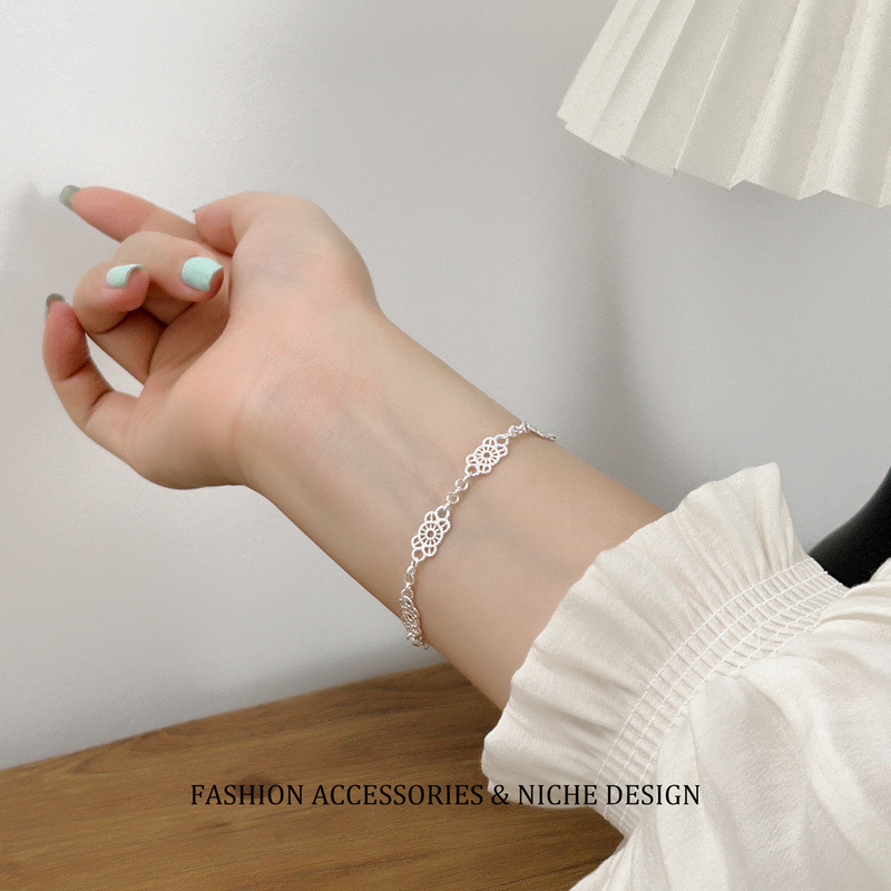 Korean-Style Fashion Trendy Lace Bracelet with a Youthful and Elegant Design, Simple Hollow-Out Wristband, New Chinese-Style Fashion