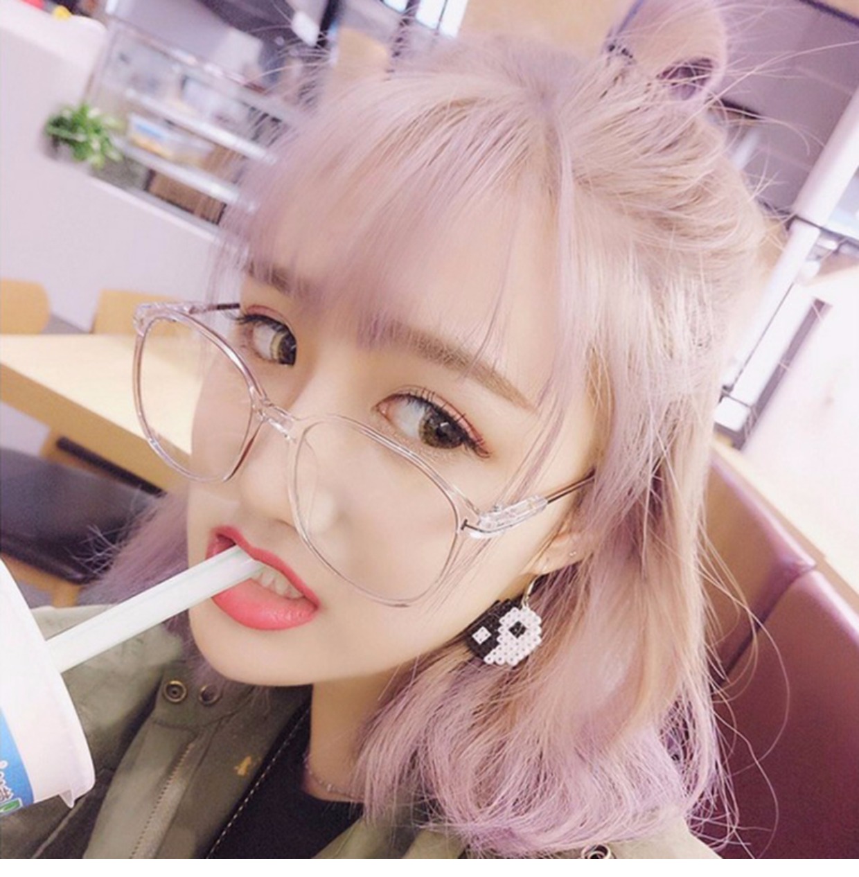 Wang Liuwen với phiên bản tiếng Hàn của khung kính nữ thủy triều retro Đơn giản cá tính khung nhỏ bằng kim loại kính phẳng gương kính mắt việt tín