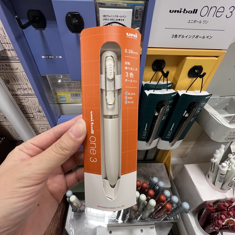 Mitsubishi Uni Ball One 3 Rotating Refill Gel Pen, Small Thick Ink, Three Colors: Light White, Record Black Mitsubishi Uni Ball One 3 Rotating Refill Gel Pen, Small Thick Ink, Three Colors: Light White, Record Black