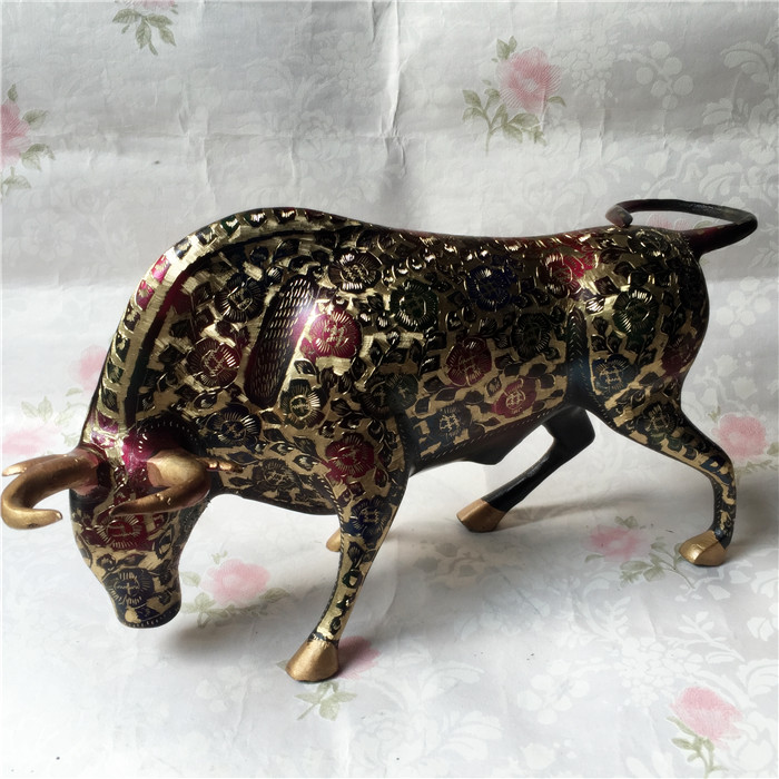 Imported Pakistani handicraft bronze bronze carving lacquer paint bullfighting bull copper bull copper home accessories ornaments