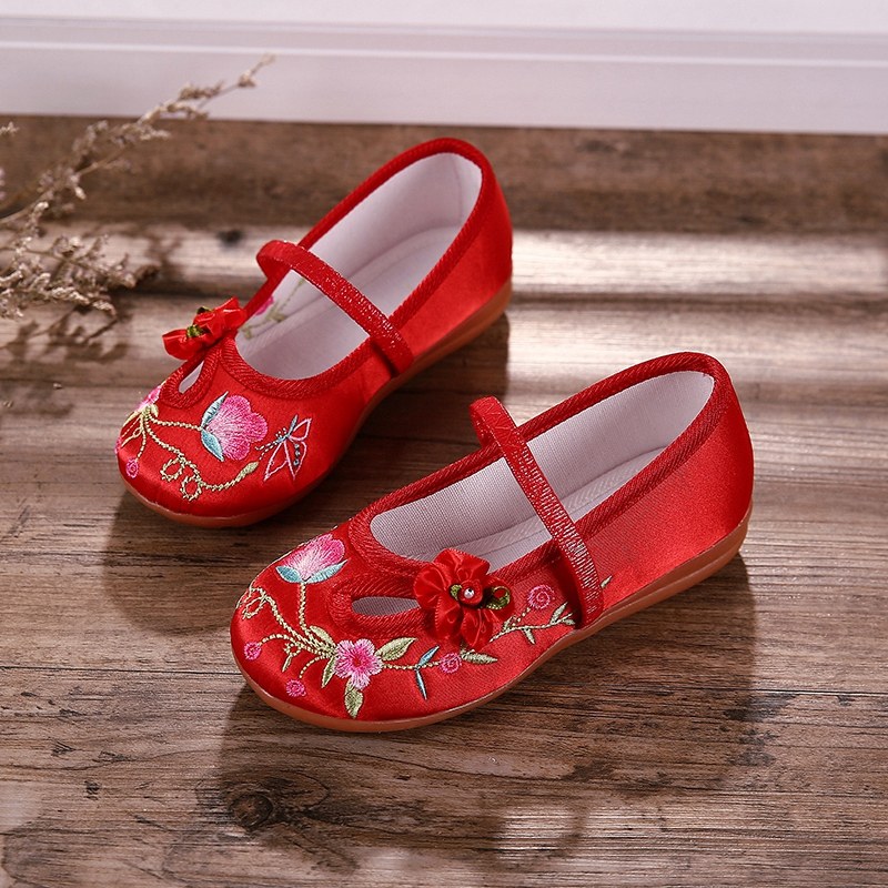 2026新款22儿童布鞋女童绣花鞋：如何挑选最适合宝宝的民族风舞蹈鞋?