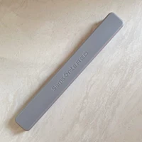 Красная серая ручка одна