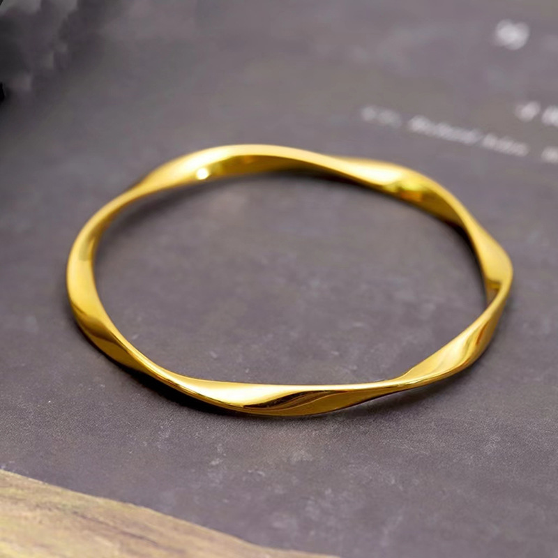 Mobius Strip Bracelet for Women, Pure Brass Gold-Plated, Color-Preserving, High-End Design, Niche Fashion, Versatile, Simple Bracelet