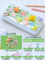 Армейский зеленый, сотни цветущих цветов