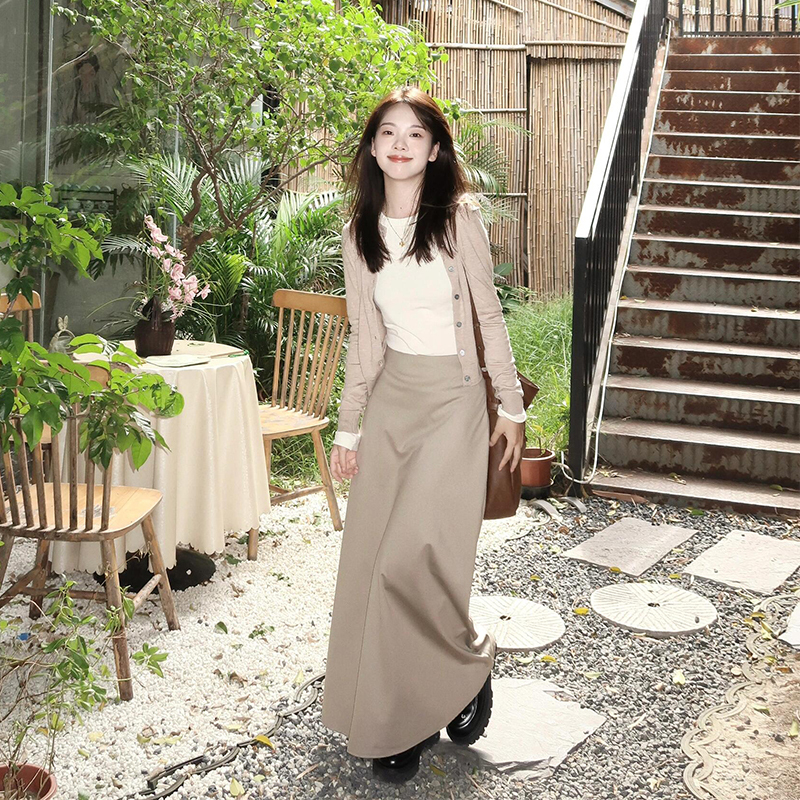 Spring Popular Korean Style Outfit: a Complete Set of Salt-Style Gentle, Slimming, and Beautiful Knitted Cardigan, Vest, and Skirt Set for Women