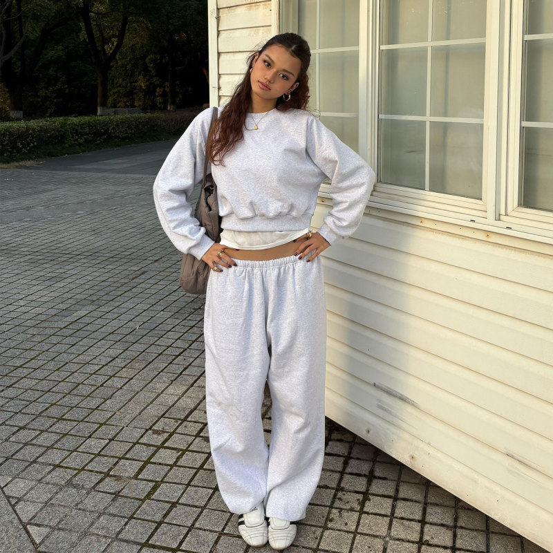 Trendy Sporty Sweatshirt Set for Women, New Autumn and Winter Style, High-End Short Round-Neck Sweatshirt and Wide-Leg Pants Two-Piece Set Trendy Sporty Sweatshirt Set for Women, New Autumn and Winter Style, High-End Short Round-Neck Sweatshirt and Wide-Leg Pants Two-Piece Set