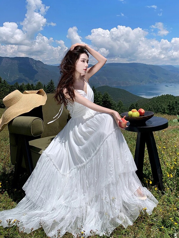 Xinjiang Yunnan Travel Women's Clothing Travel Photography Bohemian Style Vacation White Lace Splicing Backless Large Hem Dress Long Skirt